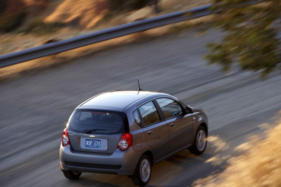 Chevrolet Aveo5 LT 2009 года  (фото 15 из 27)